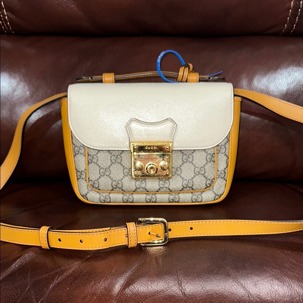 🔥🔥🔥Authentic Gucci Padlock Top Handle GG Supreme Crossbody Bag